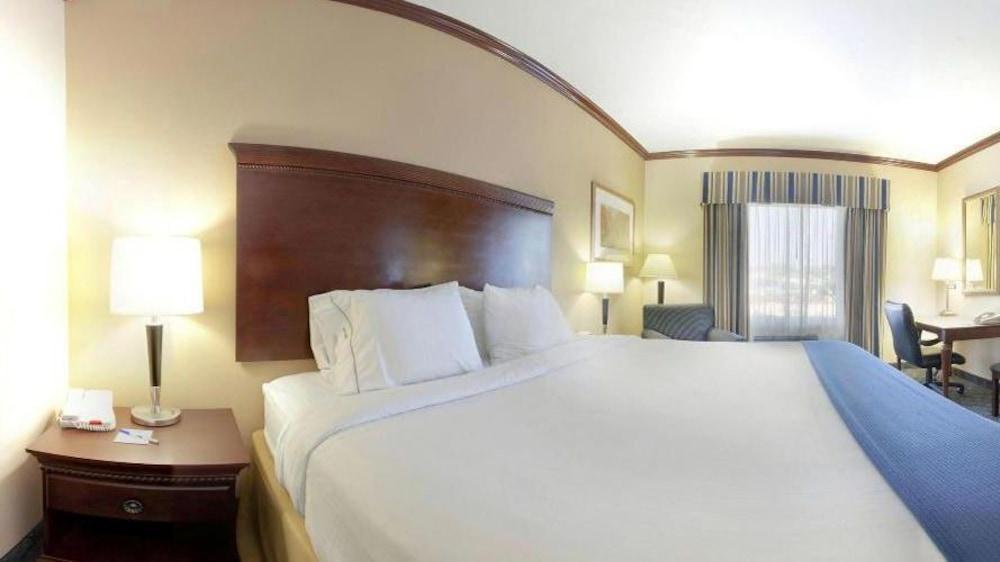 Holiday Inn Express Hotel And Suites Falfurrias Buitenkant foto