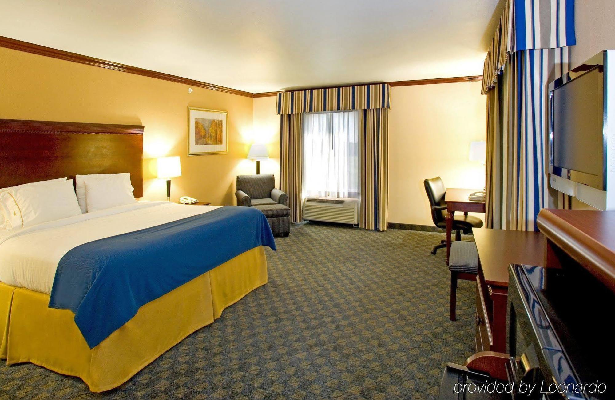Holiday Inn Express Hotel And Suites Falfurrias Buitenkant foto