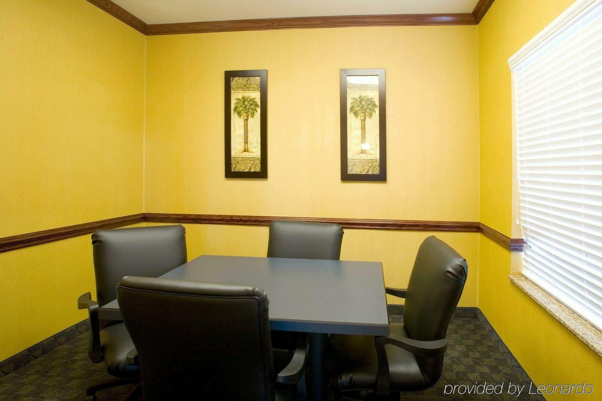 Holiday Inn Express Hotel And Suites Falfurrias Buitenkant foto