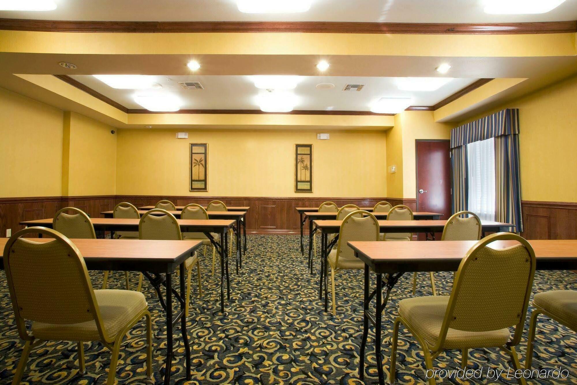 Holiday Inn Express Hotel And Suites Falfurrias Buitenkant foto