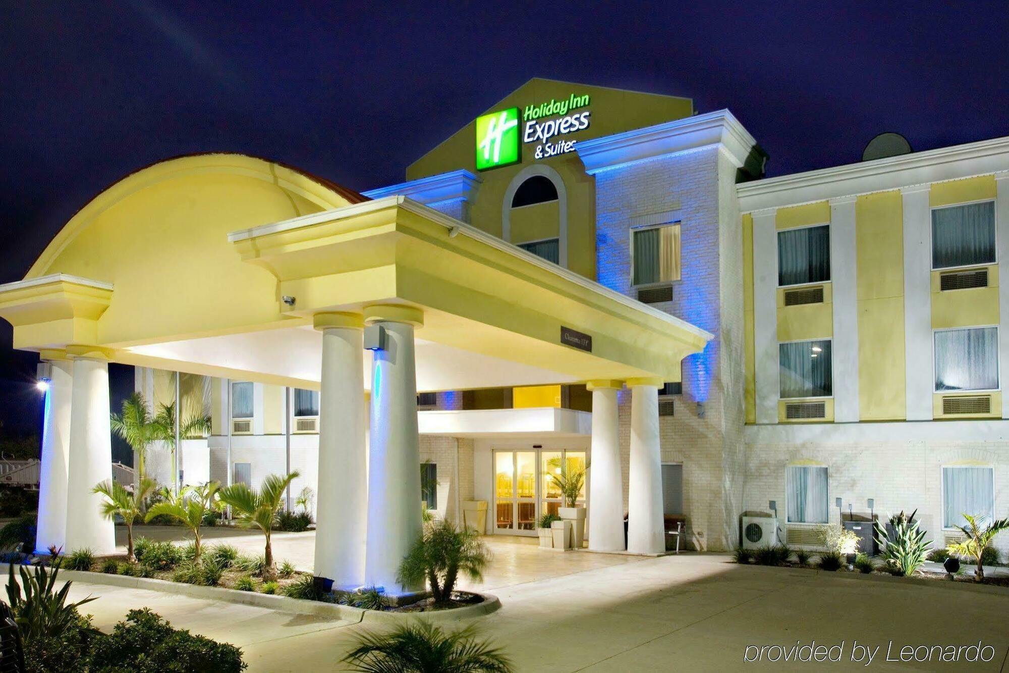 Holiday Inn Express Hotel And Suites Falfurrias Buitenkant foto