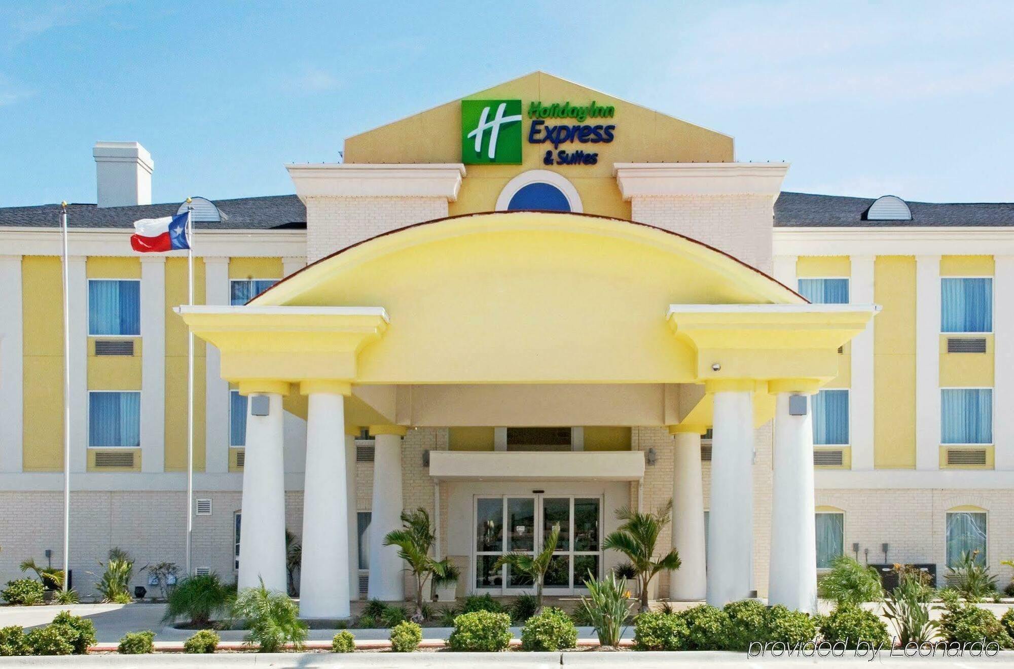 Holiday Inn Express Hotel And Suites Falfurrias Buitenkant foto